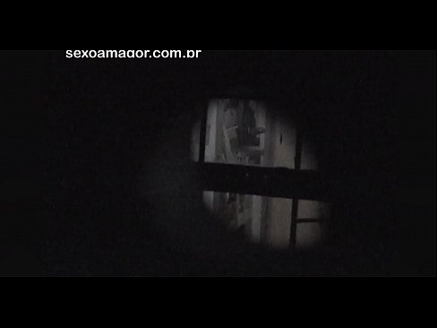 ❤️ Lourinho é secretamente filmado por um voyeur de bairro escondido atrás de tijolos ocos ❤️ Sexo superior em porno pt-br.it-com.top ❤